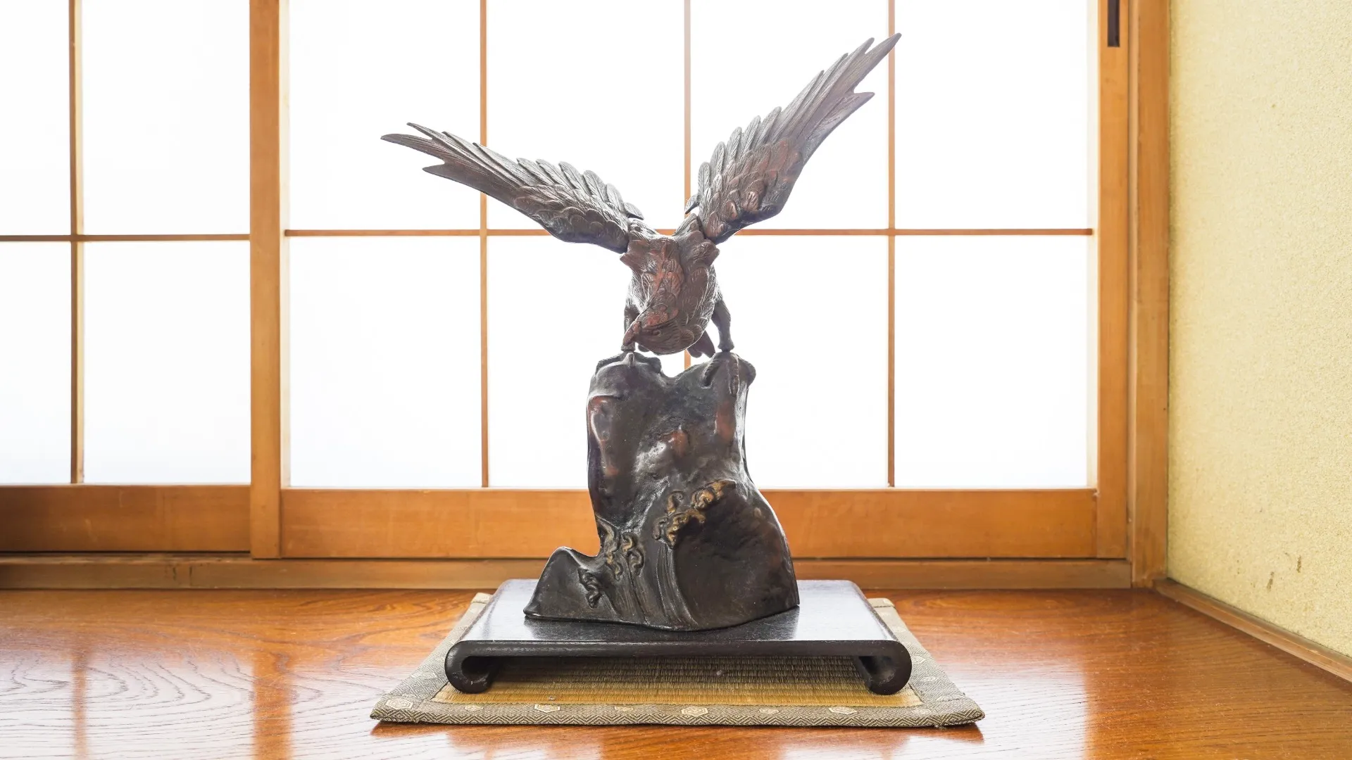 鷹の彫物