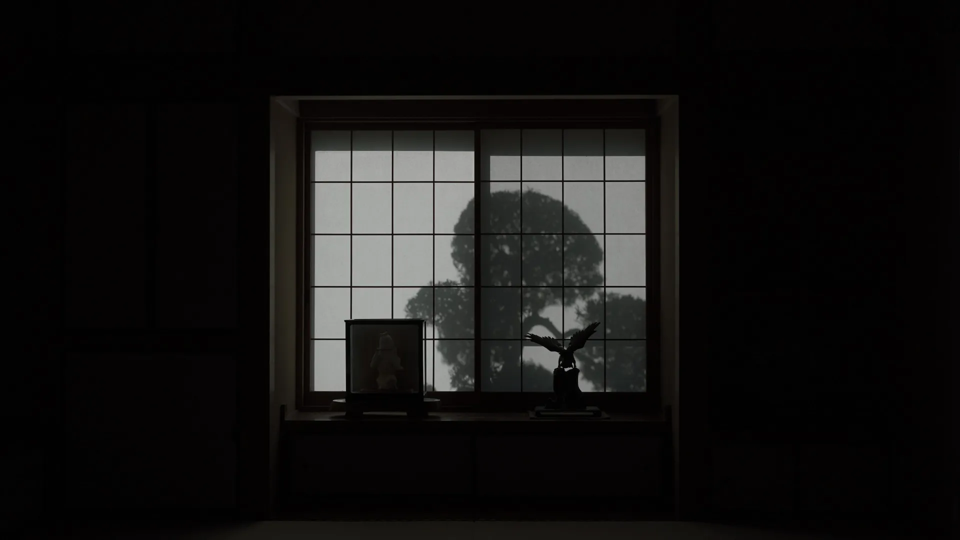 扁額のある8畳間